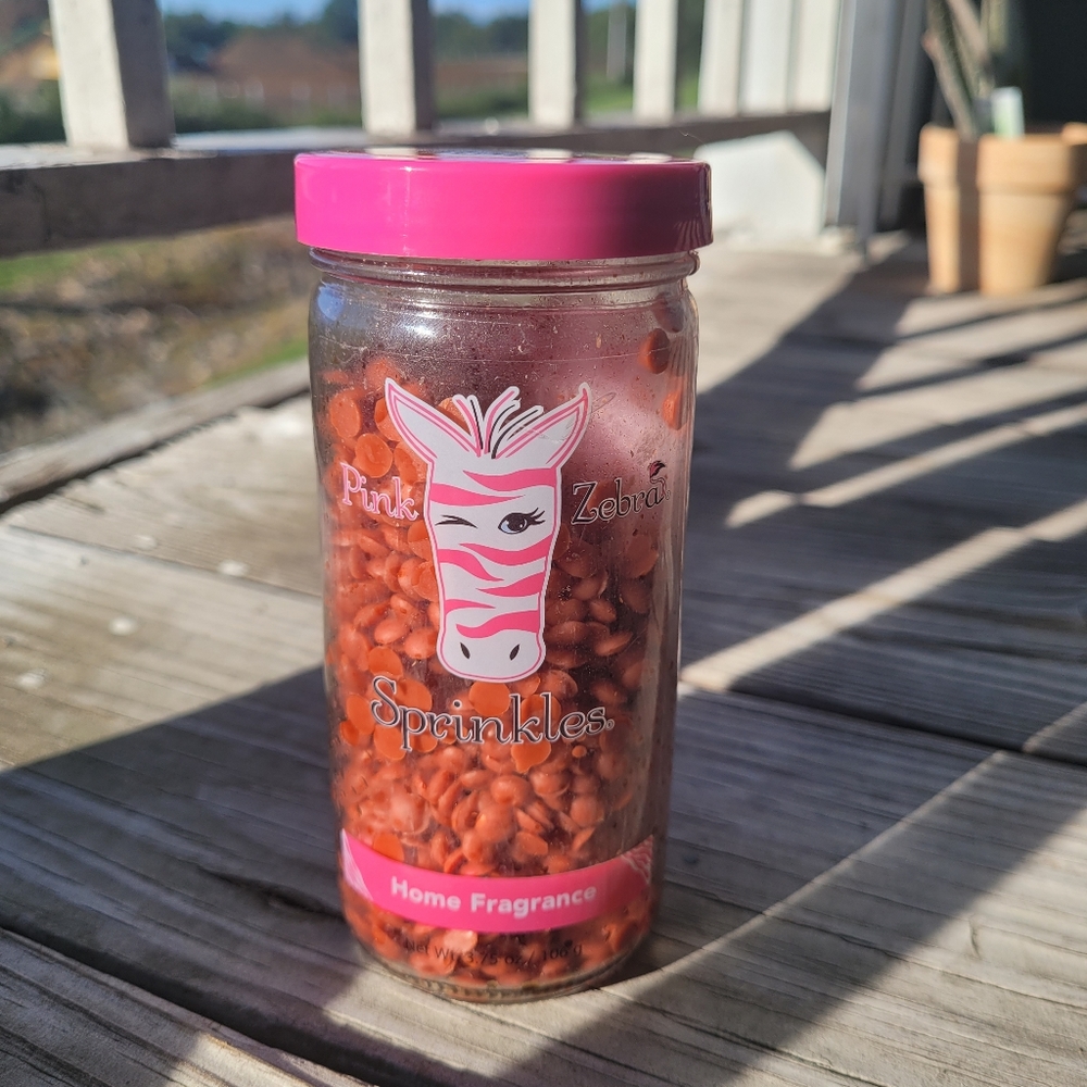 PINK ZEBRA Brand Wax Melt Beads in PUMPKIN DRIFTWOOD.